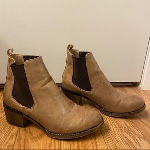 Maurices Tan Women’s Cowgirl Style Boots